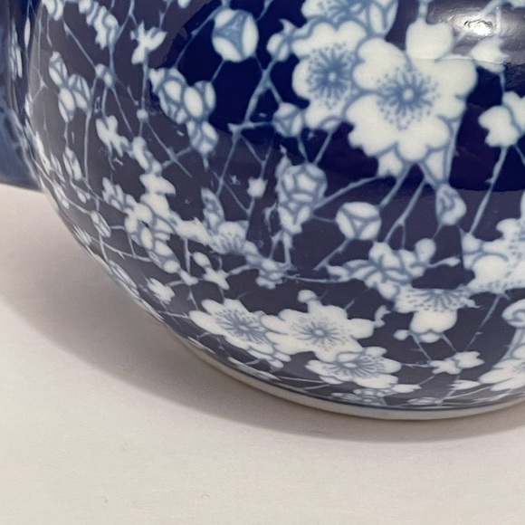Vintage Chelsea Art Pottery Porcelain China Tea Pot Blue and White Floral Print - Picture 8 of 12